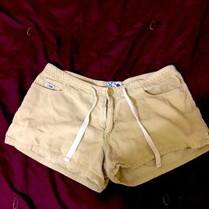 Size: 3 cream color corduroy shorts brand: Tilt